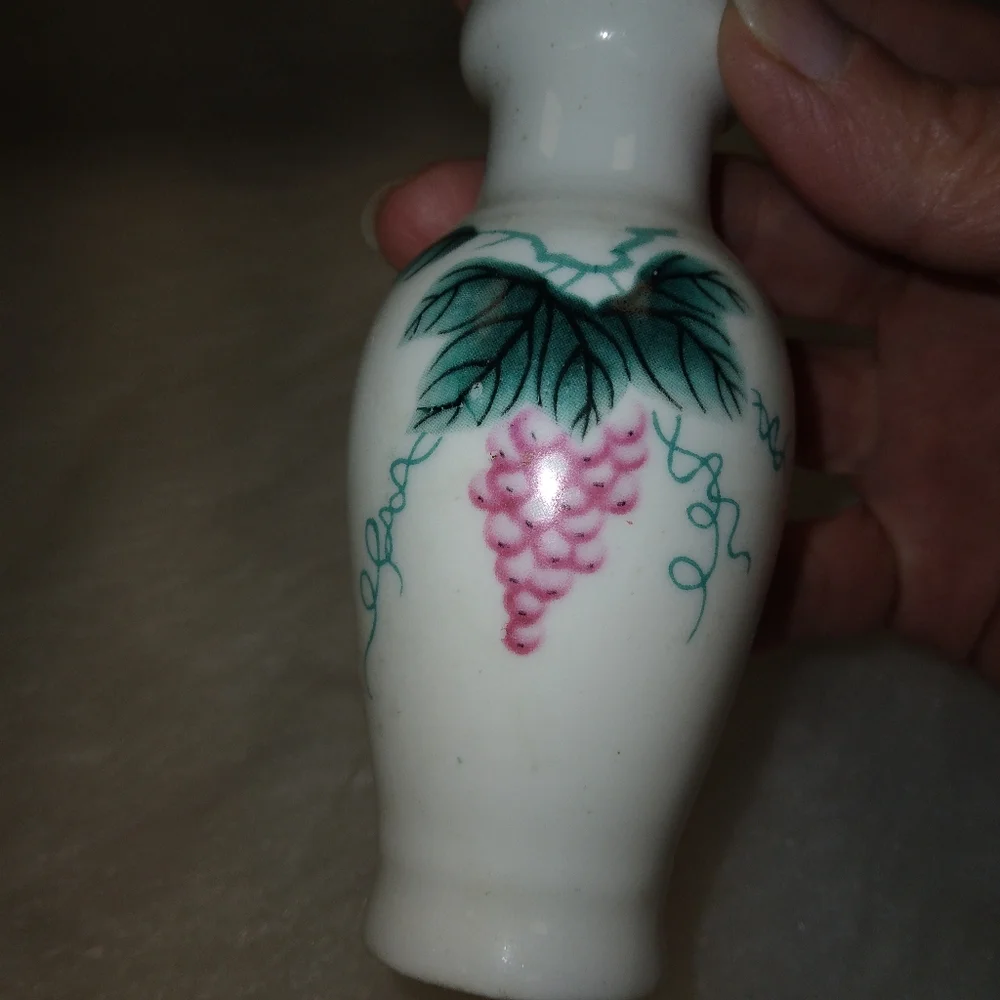 Adorable vintage miniature hand painted bud vase